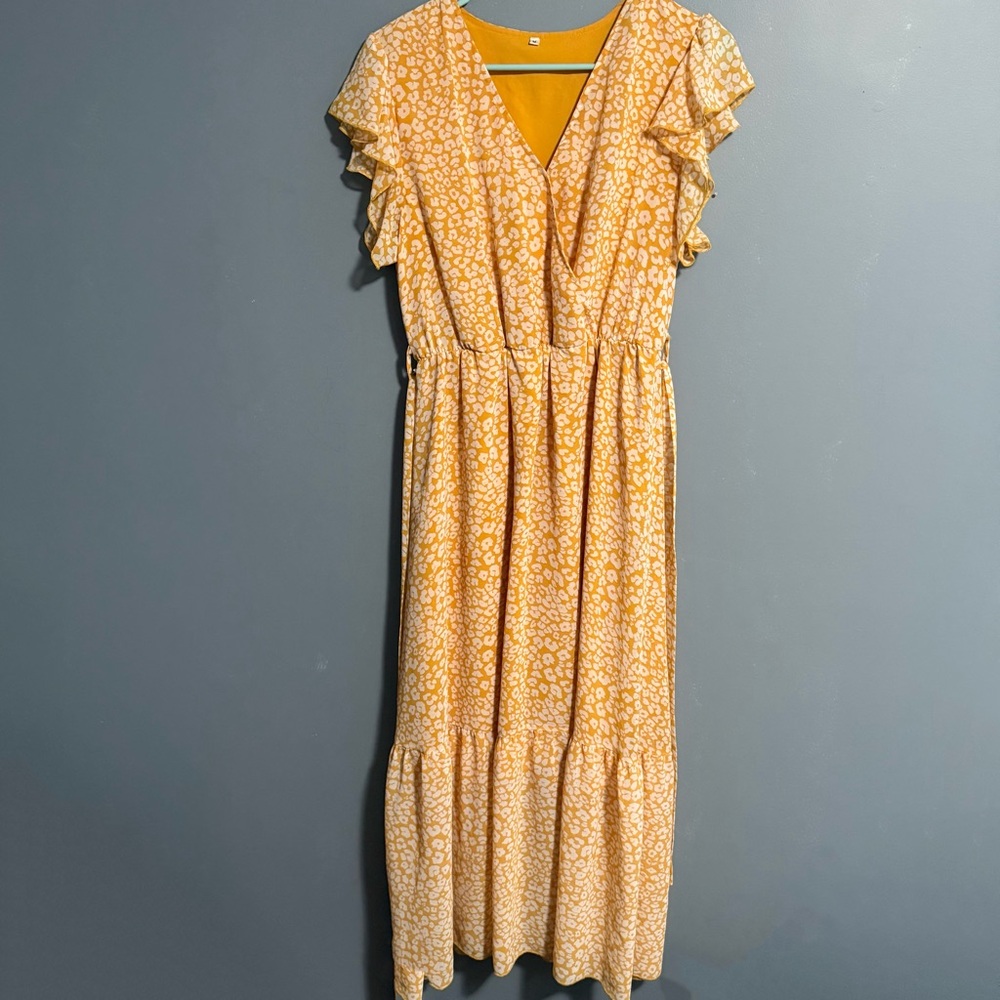 SOLD SOLD SOLD ☀️Yellow Dress with ruffle sleeves